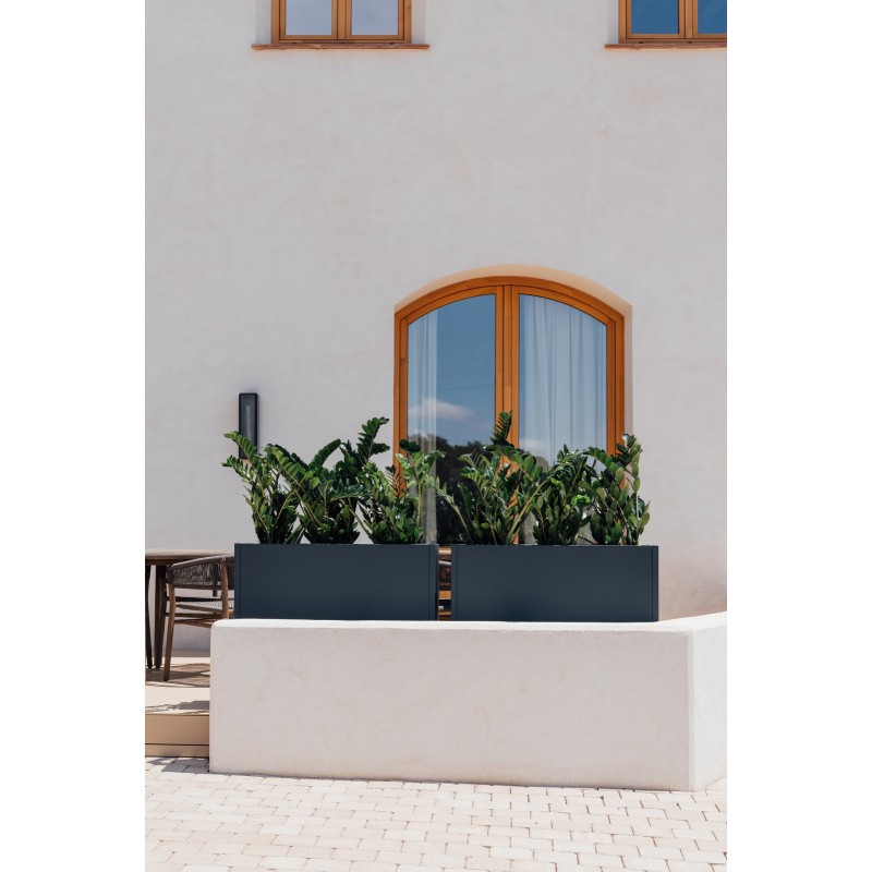 Herstera PLANTER DIVIDER 25 Hoher Pflanzkasten aus anthrazitfarbenem Metall 100 x 25 x 80 cm