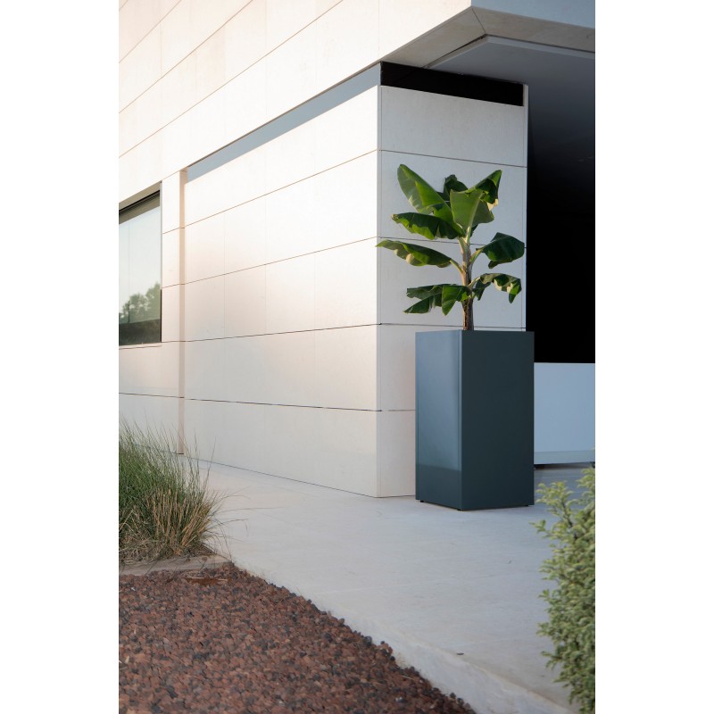 High Herstera PLANTER COLUMN planter in Anthracite metal 50x50x100 cm